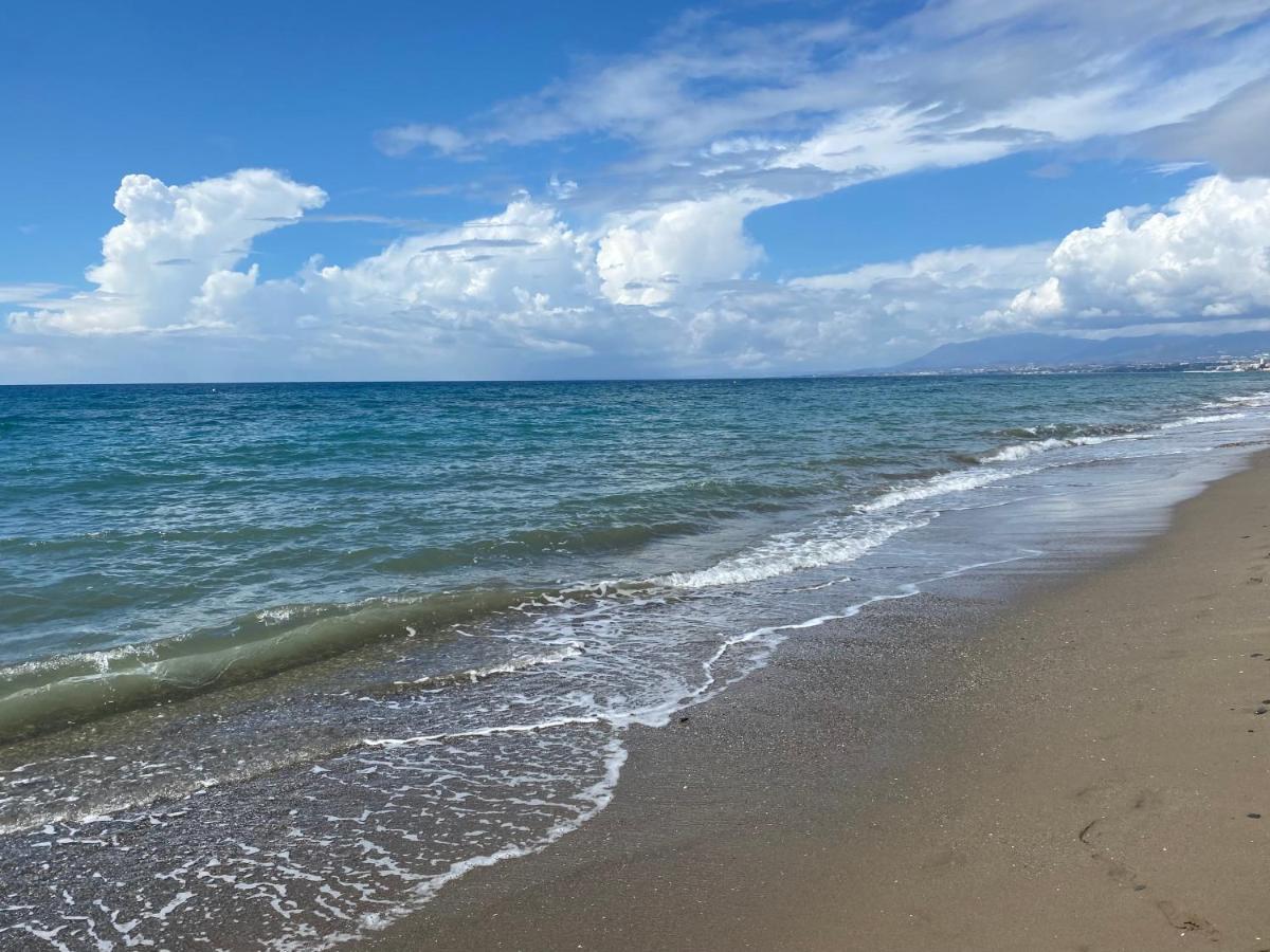 Bahia De Beachfront 2 Bedroom * Marbella
